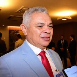 ESCÂNDALO EM ALHANDRA: Rombo milionário, calote em professores e farra com dinheiro público arrastam...