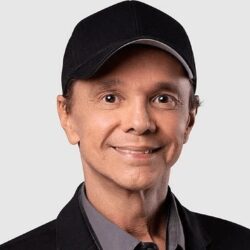 Netinho, um dos principais cantores do axé music, morre aos 60 anos